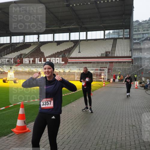 07.12.2025 - St. Pauli X-Mass-Run No. 15 Fabian Wolf http://msf.ph/oto/9420431 07.12.2025 11:39:20 Ziel 2057, 2225, 2226, 2978, 3357 meine-sportfotos.de