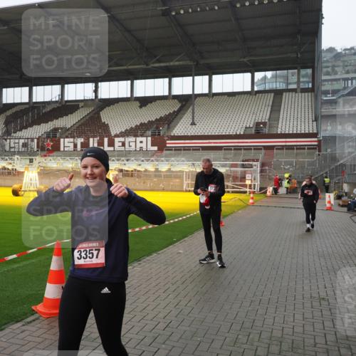 07.12.2025 - St. Pauli X-Mass-Run No. 15 Fabian Wolf http://msf.ph/oto/9420432 07.12.2025 11:39:20 Ziel 2057, 2225, 2226, 2978, 3357 meine-sportfotos.de