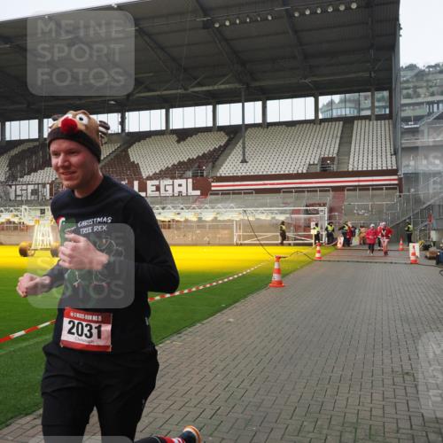 07.12.2025 - St. Pauli X-Mass-Run No. 15 Fabian Wolf http://msf.ph/oto/9420481 07.12.2025 11:39:58 Ziel 533, 1168, 1169, 1838, 1843, 2031, 2561, 3362 meine-sportfotos.de