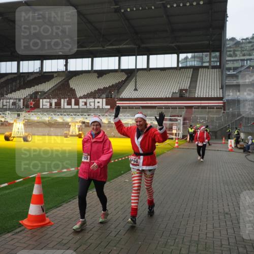 07.12.2025 - St. Pauli X-Mass-Run No. 15 Fabian Wolf http://msf.ph/oto/9420490 07.12.2025 11:40:08 Ziel 1168, 1169, 1533, 2031 meine-sportfotos.de