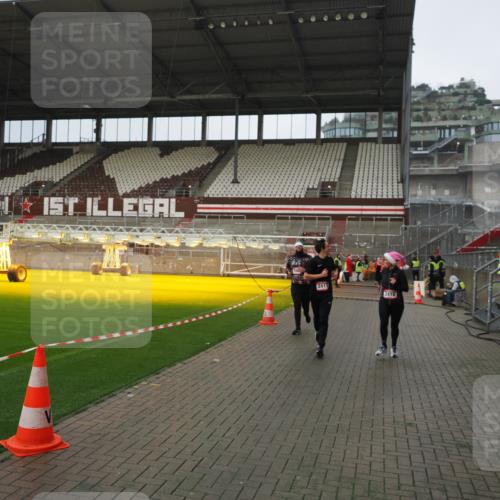 07.12.2025 - St. Pauli X-Mass-Run No. 15 Fabian Wolf http://msf.ph/oto/9420552 07.12.2025 11:40:36 Ziel 52, 1061, 1756, 2144, 2416, 2417, 2713, 3554, 3824, 3825, 3850 meine-sportfotos.de