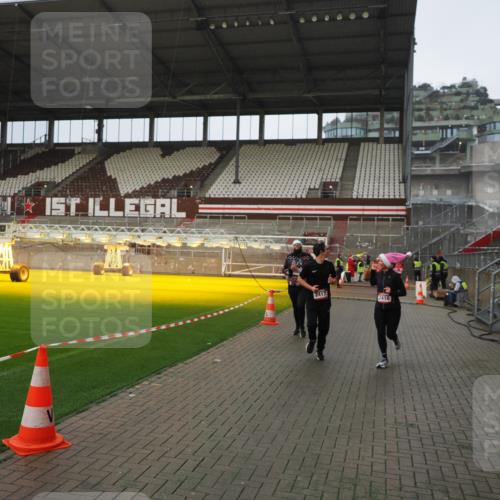 07.12.2025 - St. Pauli X-Mass-Run No. 15 Fabian Wolf http://msf.ph/oto/9420553 07.12.2025 11:40:36 Ziel 52, 1061, 1756, 2144, 2416, 2417, 2713, 3554, 3824, 3825, 3850 meine-sportfotos.de