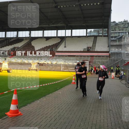 07.12.2025 - St. Pauli X-Mass-Run No. 15 Fabian Wolf http://msf.ph/oto/9420555 07.12.2025 11:40:36 Ziel 52, 1061, 1756, 2144, 2416, 2417, 2713, 3554, 3824, 3825, 3850 meine-sportfotos.de
