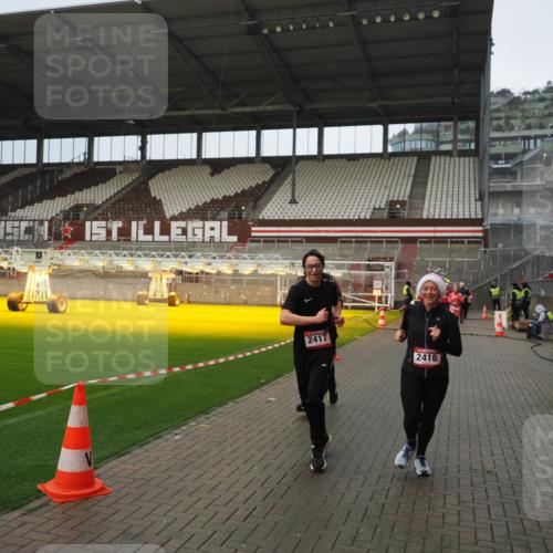 07.12.2025 - St. Pauli X-Mass-Run No. 15 Fabian Wolf http://msf.ph/oto/9420559 07.12.2025 11:40:37 Ziel 52, 1061, 1756, 2144, 2416, 2417, 2713, 3554, 3824, 3825, 3850 meine-sportfotos.de