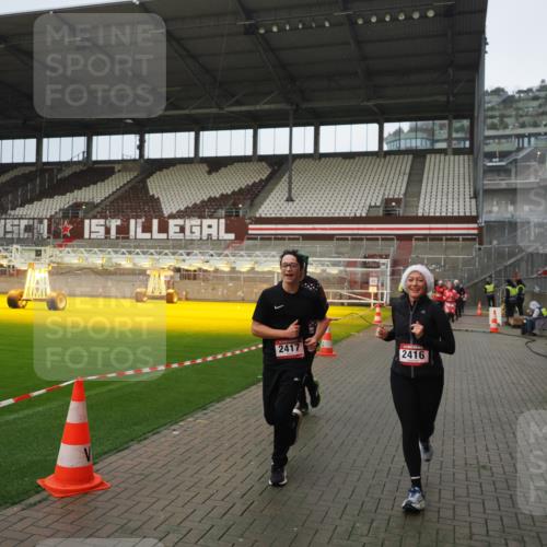 07.12.2025 - St. Pauli X-Mass-Run No. 15 Fabian Wolf http://msf.ph/oto/9420560 07.12.2025 11:40:37 Ziel 52, 1061, 1756, 2144, 2416, 2417, 2713, 3554, 3824, 3825, 3850 meine-sportfotos.de