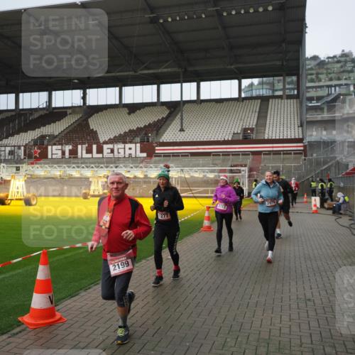 07.12.2025 - St. Pauli X-Mass-Run No. 15 Fabian Wolf http://msf.ph/oto/9420605 07.12.2025 11:40:49 Ziel 52, 726, 727, 1061, 1277, 2199, 2294, 2416, 2417, 2425, 2865, 2976, 3592, 3619, 4608 meine-sportfotos.de