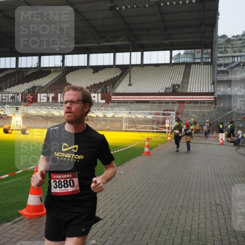 07.12.2025 - St. Pauli X-Mass-Run No. 15 Fabian Wolf http://msf.ph/oto/9420653 07.12.2025 11:41:05 Ziel 2292, 2294, 2425, 2708, 2710, 2947, 3259, 3592, 3619, 3880, 3885, 3912, 4608 meine-sportfotos.de