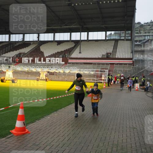 07.12.2025 - St. Pauli X-Mass-Run No. 15 Fabian Wolf http://msf.ph/oto/9420657 07.12.2025 11:41:09 Ziel 2292, 2708, 2710, 2947, 3259, 3747, 3748, 3880, 3885, 3912 meine-sportfotos.de