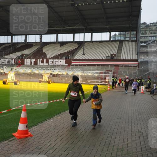 07.12.2025 - St. Pauli X-Mass-Run No. 15 Fabian Wolf http://msf.ph/oto/9420659 07.12.2025 11:41:09 Ziel 2292, 2708, 2710, 2947, 3259, 3747, 3748, 3880, 3885, 3912 meine-sportfotos.de