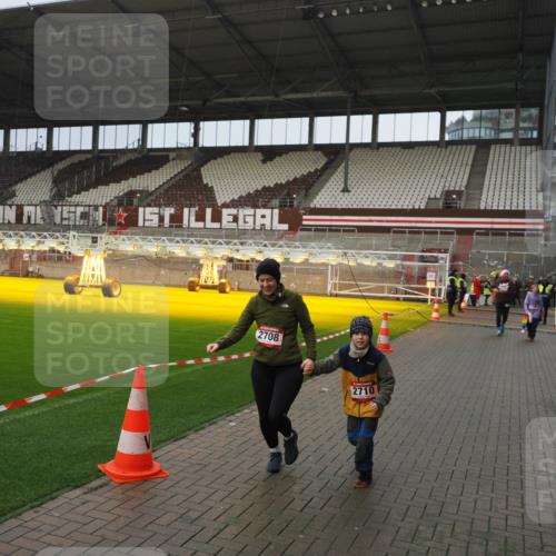 07.12.2025 - St. Pauli X-Mass-Run No. 15 Fabian Wolf http://msf.ph/oto/9420661 07.12.2025 11:41:10 Ziel 2292, 2708, 2710, 2947, 3259, 3747, 3748, 3880, 3885, 3912 meine-sportfotos.de