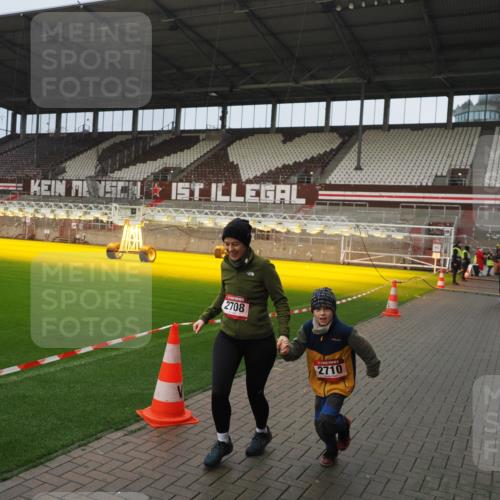 07.12.2025 - St. Pauli X-Mass-Run No. 15 Fabian Wolf http://msf.ph/oto/9420663 07.12.2025 11:41:10 Ziel 2292, 2708, 2710, 2947, 3259, 3747, 3748, 3880, 3885, 3912 meine-sportfotos.de