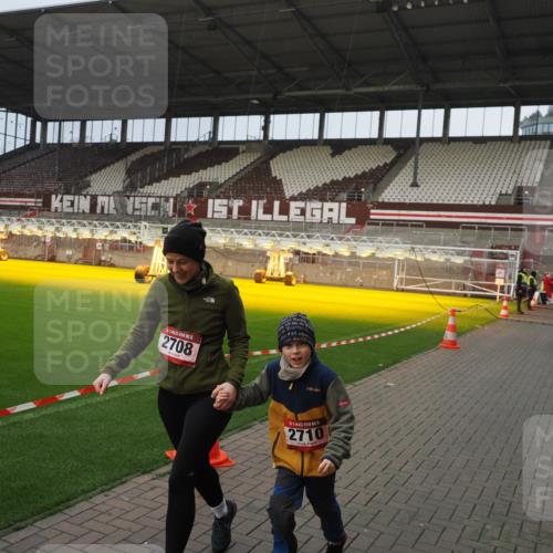 07.12.2025 - St. Pauli X-Mass-Run No. 15 Fabian Wolf http://msf.ph/oto/9420665 07.12.2025 11:41:10 Ziel 2292, 2708, 2710, 2947, 3259, 3747, 3748, 3880, 3885, 3912 meine-sportfotos.de