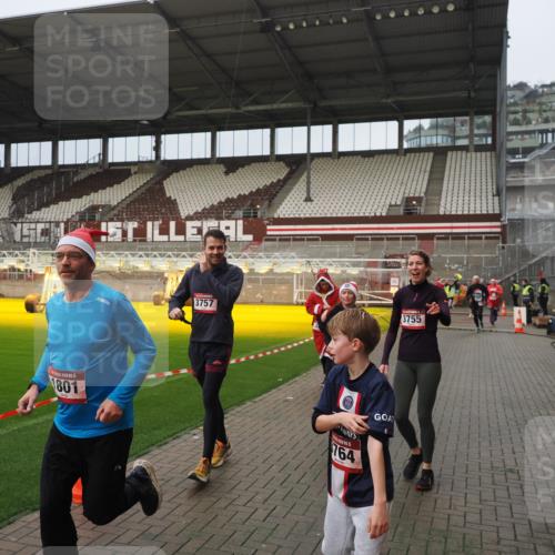07.12.2025 - St. Pauli X-Mass-Run No. 15 Fabian Wolf http://msf.ph/oto/9420746 07.12.2025 11:41:37 Ziel 1801, 2231, 2466, 2470, 2471, 2491, 3204, 3393, 3505, 3532, 3555, 3732, 3755, 3757, 3764, 3784 meine-sportfotos.de