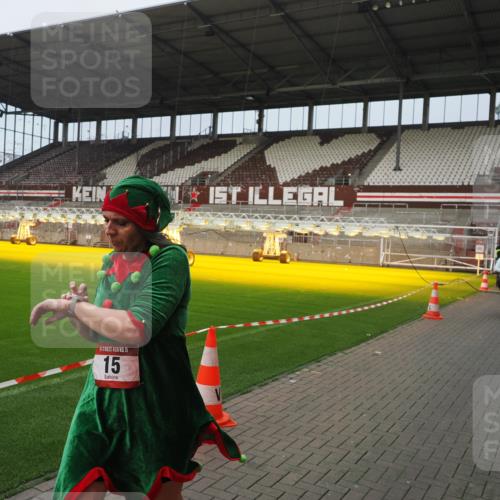 07.12.2025 - St. Pauli X-Mass-Run No. 15 Fabian Wolf http://msf.ph/oto/9420819 07.12.2025 11:41:59 Ziel 15, 462, 465, 2291, 2435, 3479, 3717, 3718, 3922, 3923, 4605 meine-sportfotos.de