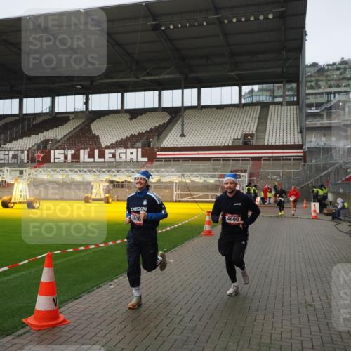 07.12.2025 - St. Pauli X-Mass-Run No. 15 Fabian Wolf http://msf.ph/oto/9420869 07.12.2025 11:42:29 Ziel 976, 1288, 3905, 3906, 3908, 4600, 4606, 4614 meine-sportfotos.de