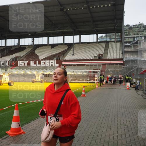07.12.2025 - St. Pauli X-Mass-Run No. 15 Fabian Wolf http://msf.ph/oto/9420882 07.12.2025 11:42:35 Ziel 976, 1288, 4600, 4606 meine-sportfotos.de