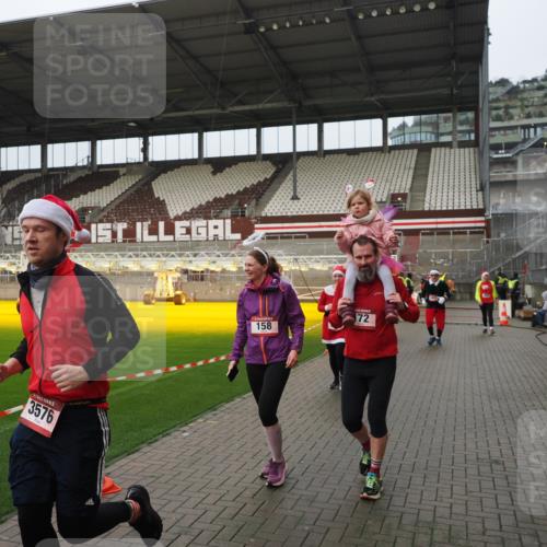 07.12.2025 - St. Pauli X-Mass-Run No. 15 Fabian Wolf http://msf.ph/oto/9420928 07.12.2025 11:42:52 Ziel 158, 172, 320, 323, 652, 1975, 3425, 3435, 3576, 3579, 3663, 3672, 3953, 3964, 3965 meine-sportfotos.de