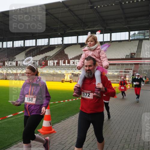 07.12.2025 - St. Pauli X-Mass-Run No. 15 Fabian Wolf http://msf.ph/oto/9420934 07.12.2025 11:42:53 Ziel 158, 172, 320, 323, 652, 1975, 3425, 3435, 3576, 3579, 3663, 3672, 3953, 3964, 3965 meine-sportfotos.de