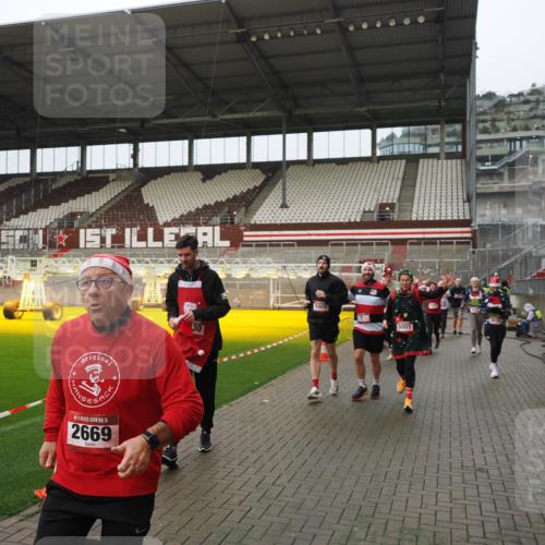07.12.2025 - St. Pauli X-Mass-Run No. 15 Fabian Wolf http://msf.ph/oto/9420964 07.12.2025 11:43:11 Ziel 1, 2230, 2669, 3621, 3622, 3623, 3625, 3827, 4604, 4817, 4828, 4842, 5001, 5002 meine-sportfotos.de