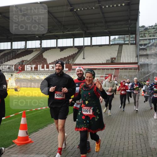 07.12.2025 - St. Pauli X-Mass-Run No. 15 Fabian Wolf http://msf.ph/oto/9420973 07.12.2025 11:43:13 Ziel 1, 2230, 2669, 3621, 3622, 3623, 3625, 3676, 3827, 4604, 4817, 4828, 4842, 5001, 5002 meine-sportfotos.de