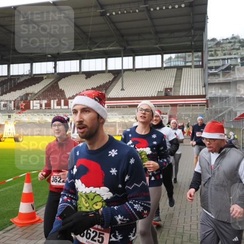 07.12.2025 - St. Pauli X-Mass-Run No. 15 Fabian Wolf http://msf.ph/oto/9420985 07.12.2025 11:43:16 Ziel 1, 2230, 2669, 3621, 3622, 3623, 3625, 3676, 3827, 4604, 4817, 4828, 4842, 5001, 5002 meine-sportfotos.de
