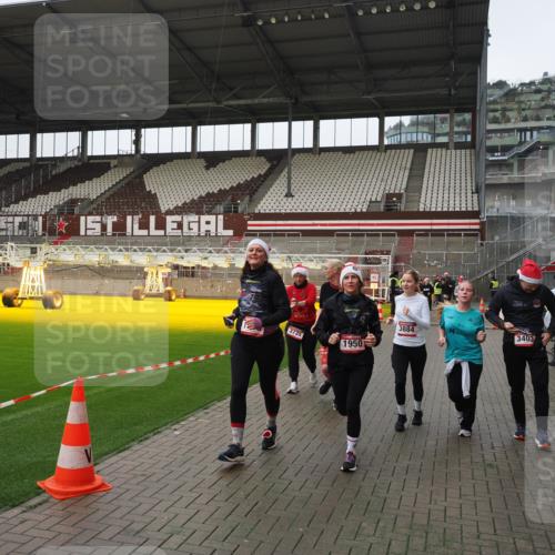 07.12.2025 - St. Pauli X-Mass-Run No. 15 Fabian Wolf http://msf.ph/oto/9421081 07.12.2025 11:43:57 Ziel 71, 999, 1949, 1950, 2084, 2116, 2441, 2586, 2600, 2971, 3403, 3404, 3447, 3453, 3465, 3466, 3467, 3733, 3735, 3769, 3882, 3884, 3927, 3928, 3929 meine-sportfotos.de