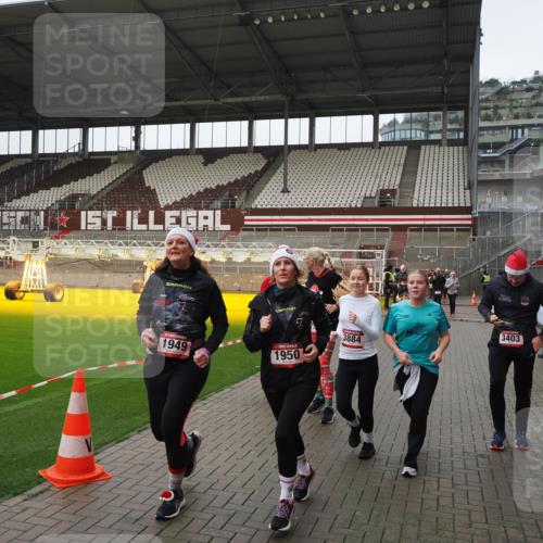 07.12.2025 - St. Pauli X-Mass-Run No. 15 Fabian Wolf http://msf.ph/oto/9421084 07.12.2025 11:43:57 Ziel 71, 999, 1949, 1950, 2084, 2116, 2441, 2586, 2600, 2971, 3403, 3404, 3447, 3453, 3465, 3466, 3467, 3733, 3735, 3769, 3882, 3884, 3927, 3928, 3929 meine-sportfotos.de