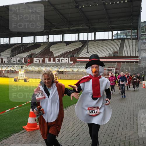 07.12.2025 - St. Pauli X-Mass-Run No. 15 Fabian Wolf http://msf.ph/oto/9421117 07.12.2025 11:44:13 Ziel 365, 999, 2434, 2436, 3086, 3829, 3830, 3831, 3845, 3919, 3927, 3928, 3929, 4003 meine-sportfotos.de