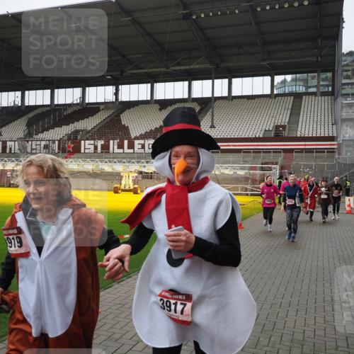 07.12.2025 - St. Pauli X-Mass-Run No. 15 Fabian Wolf http://msf.ph/oto/9421119 07.12.2025 11:44:14 Ziel 365, 999, 2434, 2436, 3086, 3829, 3830, 3831, 3845, 3919, 3927, 3928, 3929, 4003 meine-sportfotos.de