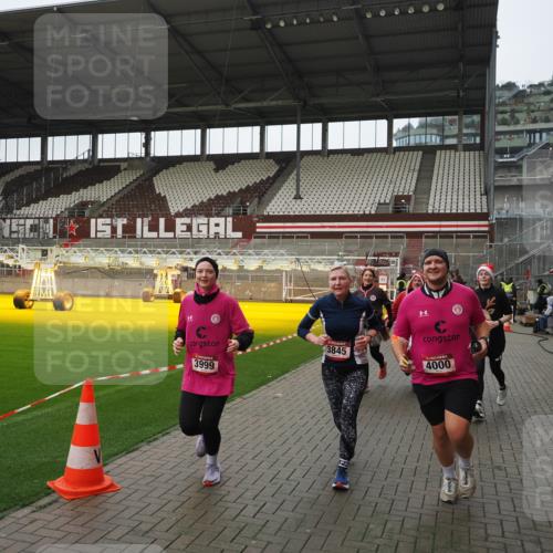 07.12.2025 - St. Pauli X-Mass-Run No. 15 Fabian Wolf http://msf.ph/oto/9421123 07.12.2025 11:44:17 Ziel 365, 999, 2434, 2436, 3086, 3829, 3830, 3831, 3845, 3919, 3928, 4003 meine-sportfotos.de