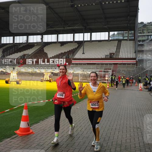 07.12.2025 - St. Pauli X-Mass-Run No. 15 Fabian Wolf http://msf.ph/oto/9421138 07.12.2025 11:44:22 Ziel 365, 1933, 2424, 2436, 3086, 3829, 3830, 3831, 3845, 3919, 4003 meine-sportfotos.de