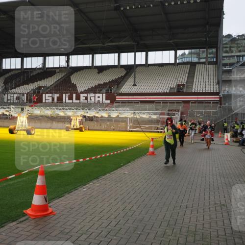 07.12.2025 - St. Pauli X-Mass-Run No. 15 Fabian Wolf http://msf.ph/oto/9421146 07.12.2025 11:44:27 Ziel 365, 1933, 2181, 2424, 2436, 3043, 3086, 3168, 3829, 3830, 3831, 3845, 4003 meine-sportfotos.de