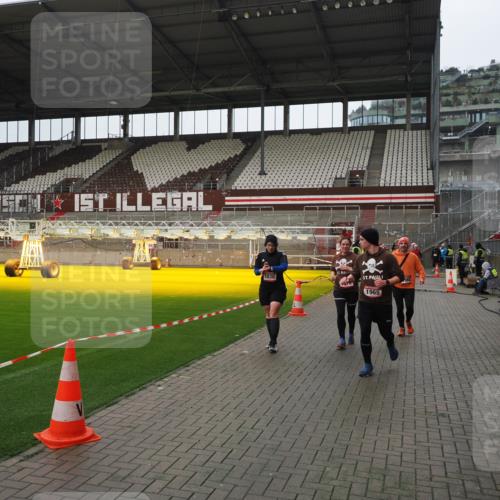 07.12.2025 - St. Pauli X-Mass-Run No. 15 Fabian Wolf http://msf.ph/oto/9421170 07.12.2025 11:44:37 Ziel 1933, 1965, 1968, 1972, 2122, 2181, 2424, 3043, 3168, 3930 meine-sportfotos.de