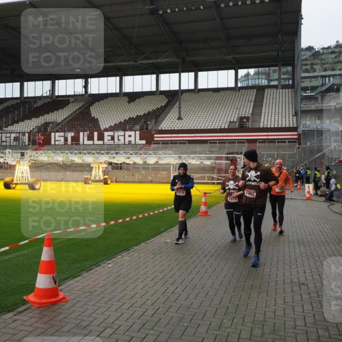07.12.2025 - St. Pauli X-Mass-Run No. 15 Fabian Wolf http://msf.ph/oto/9421171 07.12.2025 11:44:37 Ziel 1933, 1965, 1968, 1972, 2122, 2181, 2424, 3043, 3168, 3930 meine-sportfotos.de