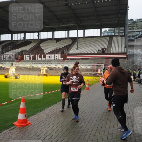 07.12.2025 - St. Pauli X-Mass-Run No. 15 Fabian Wolf http://msf.ph/oto/9421172 07.12.2025 11:44:39 Ziel 1933, 1938, 1965, 1968, 1972, 2122, 2181, 2424, 3043, 3168, 3930 meine-sportfotos.de
