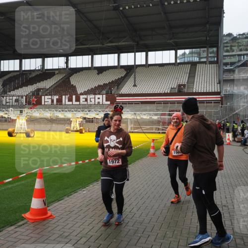 07.12.2025 - St. Pauli X-Mass-Run No. 15 Fabian Wolf http://msf.ph/oto/9421174 07.12.2025 11:44:39 Ziel 1933, 1938, 1965, 1968, 1972, 2122, 2181, 2424, 3043, 3168, 3930 meine-sportfotos.de