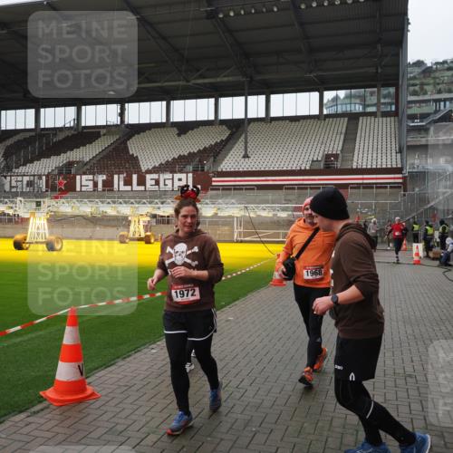 07.12.2025 - St. Pauli X-Mass-Run No. 15 Fabian Wolf http://msf.ph/oto/9421175 07.12.2025 11:44:40 Ziel 1933, 1938, 1965, 1968, 1972, 2122, 2156, 2181, 2424, 3043, 3168, 3930 meine-sportfotos.de