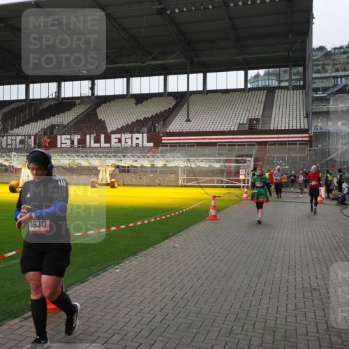 07.12.2025 - St. Pauli X-Mass-Run No. 15 Fabian Wolf http://msf.ph/oto/9421183 07.12.2025 11:44:41 Ziel 1933, 1938, 1965, 1968, 1972, 2122, 2156, 2181, 2424, 3043, 3168, 3930 meine-sportfotos.de