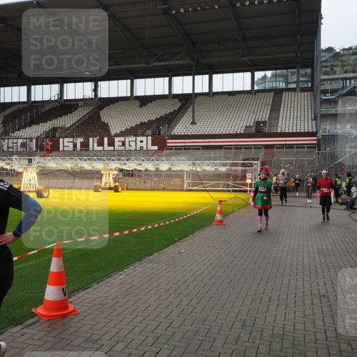 07.12.2025 - St. Pauli X-Mass-Run No. 15 Fabian Wolf http://msf.ph/oto/9421186 07.12.2025 11:44:42 Ziel 1933, 1938, 1965, 1968, 1972, 2122, 2156, 2181, 2263, 3043, 3168, 3930 meine-sportfotos.de