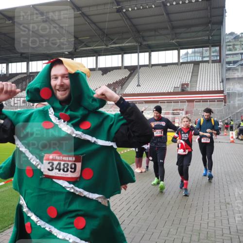 07.12.2025 - St. Pauli X-Mass-Run No. 15 Fabian Wolf http://msf.ph/oto/9421287 07.12.2025 11:45:16 Ziel 291, 2372, 2624, 2844, 3485, 3489, 3492, 3529, 3530, 3575, 3578, 3920, 3921 meine-sportfotos.de