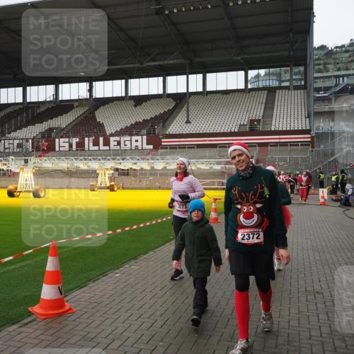 07.12.2025 - St. Pauli X-Mass-Run No. 15 Fabian Wolf http://msf.ph/oto/9421326 07.12.2025 11:45:26 Ziel 569, 572, 2372, 2624, 3573, 3774, 3963, 4058, 4112 meine-sportfotos.de