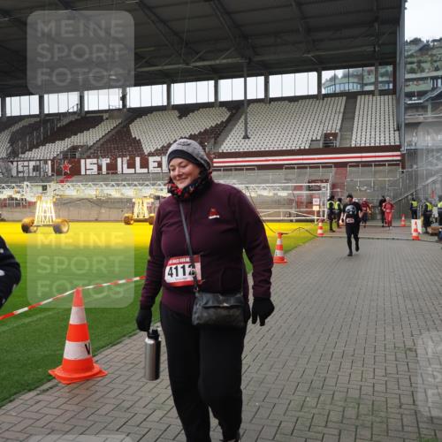 07.12.2025 - St. Pauli X-Mass-Run No. 15 Fabian Wolf http://msf.ph/oto/9421379 07.12.2025 11:45:40 Ziel 569, 572, 1324, 2382, 2385, 3028, 3378, 3379, 3774, 3963, 4058, 4060, 4112 meine-sportfotos.de