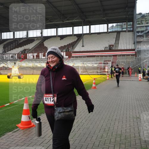 07.12.2025 - St. Pauli X-Mass-Run No. 15 Fabian Wolf http://msf.ph/oto/9421380 07.12.2025 11:45:40 Ziel 569, 572, 1324, 2382, 2385, 3028, 3378, 3379, 3774, 3963, 4058, 4060, 4112 meine-sportfotos.de