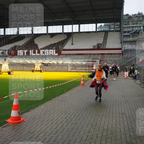 07.12.2025 - St. Pauli X-Mass-Run No. 15 Fabian Wolf http://msf.ph/oto/9421435 07.12.2025 11:46:10 Ziel 143, 147, 188, 356, 733, 1058, 1073, 1433, 1454, 2097, 2137, 2437, 3523, 3524, 3620 meine-sportfotos.de
