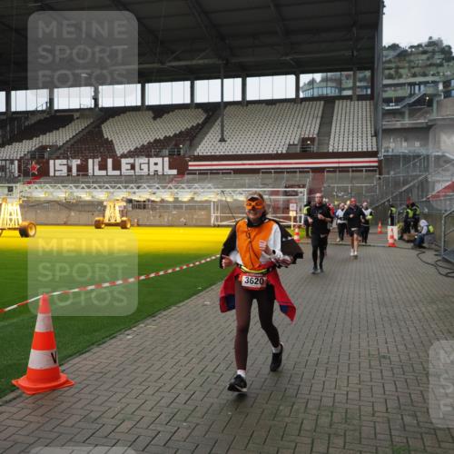 07.12.2025 - St. Pauli X-Mass-Run No. 15 Fabian Wolf http://msf.ph/oto/9421438 07.12.2025 11:46:11 Ziel 143, 147, 188, 356, 733, 949, 1058, 1073, 1433, 1454, 2097, 2137, 2437, 3523, 3524, 3620 meine-sportfotos.de