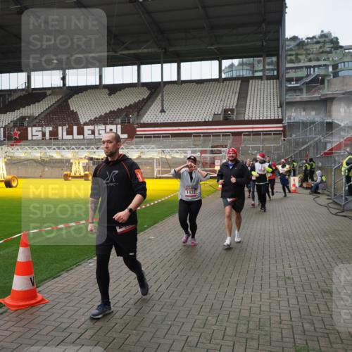 07.12.2025 - St. Pauli X-Mass-Run No. 15 Fabian Wolf http://msf.ph/oto/9421447 07.12.2025 11:46:15 Ziel 143, 188, 356, 733, 949, 954, 1058, 1073, 1433, 1454, 2097, 2137, 2437, 2935, 2941, 3523, 3524, 3620 meine-sportfotos.de