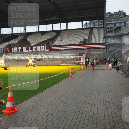 07.12.2025 - St. Pauli X-Mass-Run No. 15 Fabian Wolf http://msf.ph/oto/9421473 07.12.2025 11:46:21 Ziel 949, 954, 1058, 1073, 1433, 1454, 2437, 2716, 2935, 2941, 3523, 3524, 3620 meine-sportfotos.de