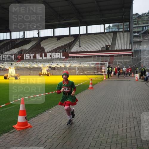07.12.2025 - St. Pauli X-Mass-Run No. 15 Fabian Wolf http://msf.ph/oto/9421479 07.12.2025 11:46:25 Ziel 949, 954, 1058, 1073, 1433, 1454, 2437, 2716, 2935, 2941, 3523, 3524 meine-sportfotos.de