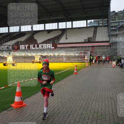 07.12.2025 - St. Pauli X-Mass-Run No. 15 Fabian Wolf http://msf.ph/oto/9421480 07.12.2025 11:46:25 Ziel 949, 954, 1058, 1073, 1433, 1454, 2437, 2716, 2935, 2941, 3523, 3524 meine-sportfotos.de