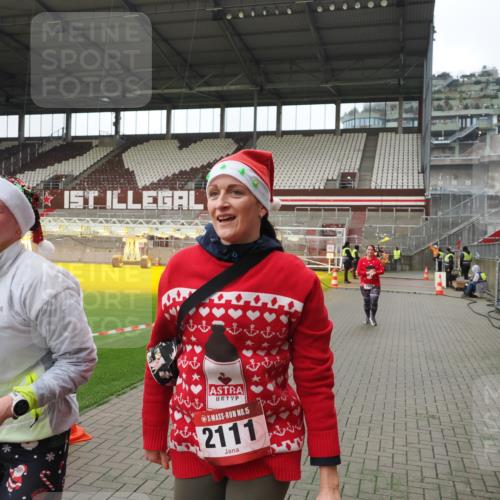 07.12.2025 - St. Pauli X-Mass-Run No. 15 Fabian Wolf http://msf.ph/oto/9421497 07.12.2025 11:46:33 Ziel 2108, 2109, 2111, 2716, 2935, 2941, 3960 meine-sportfotos.de